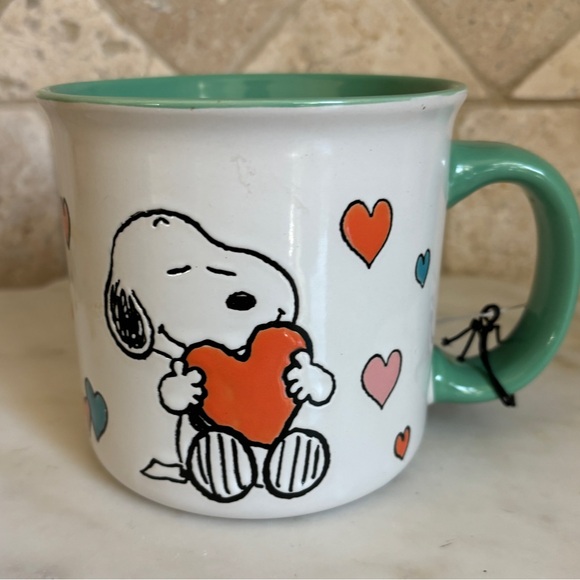 Peanuts Snoopy Mothers Love Camper
Stoneware 16oz Gift Mom Christmas Holiday - Picture 2 of 10